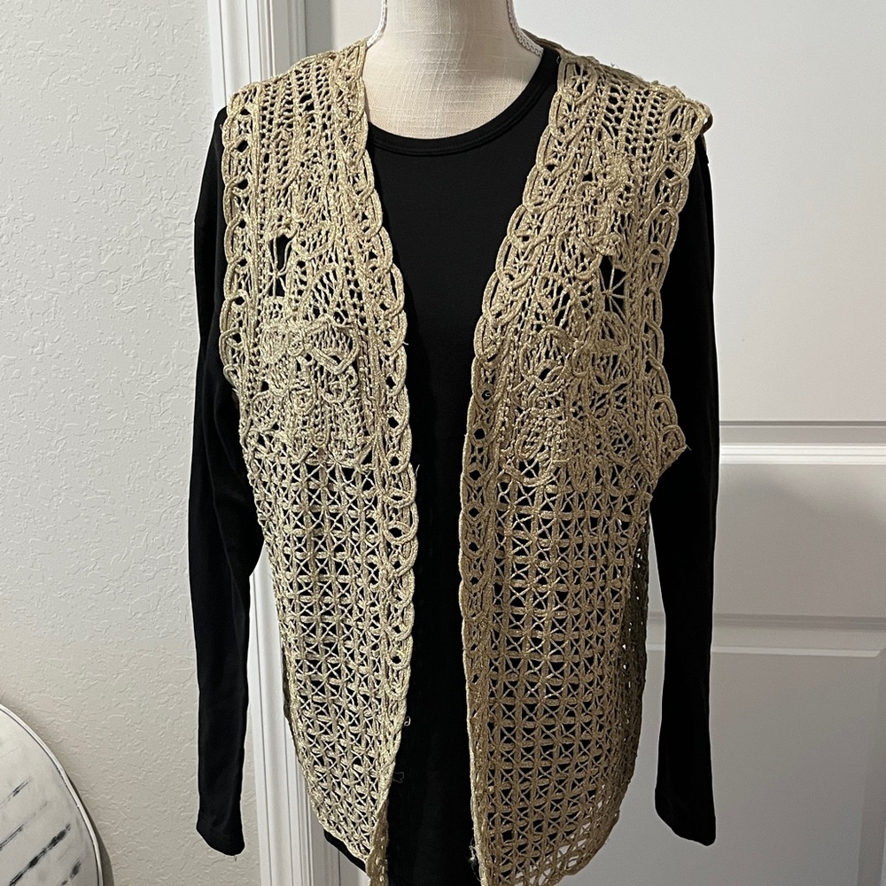 🐣Lisa Originals Vintage Gold Metallic Multi Pattern Crochet Vest  M NWOT *RARE